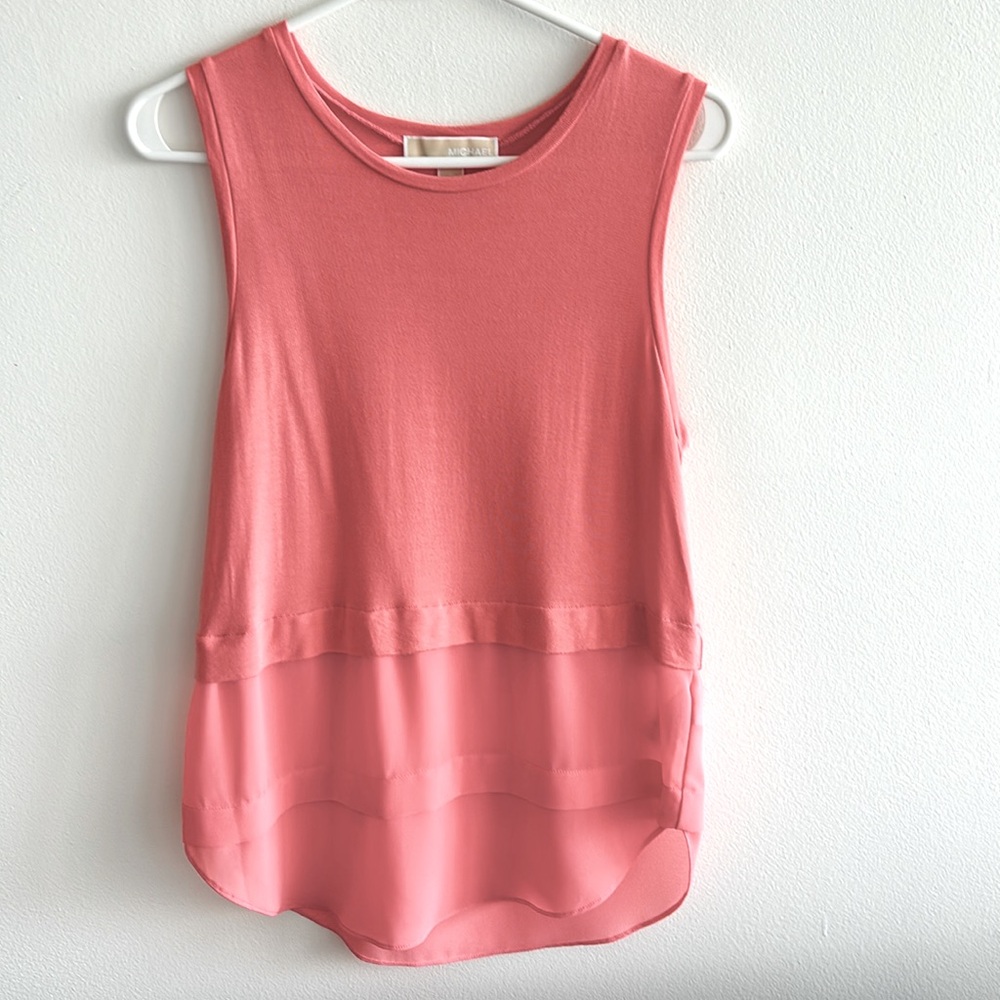 Great coral colored tank
